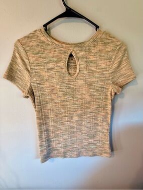 SO Short Sleeve Ribbed Keyhole Top in Cream and Green